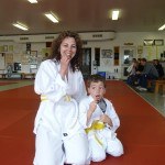 Dr Vie Superfoods Karate dojo mother child eat natural foods
